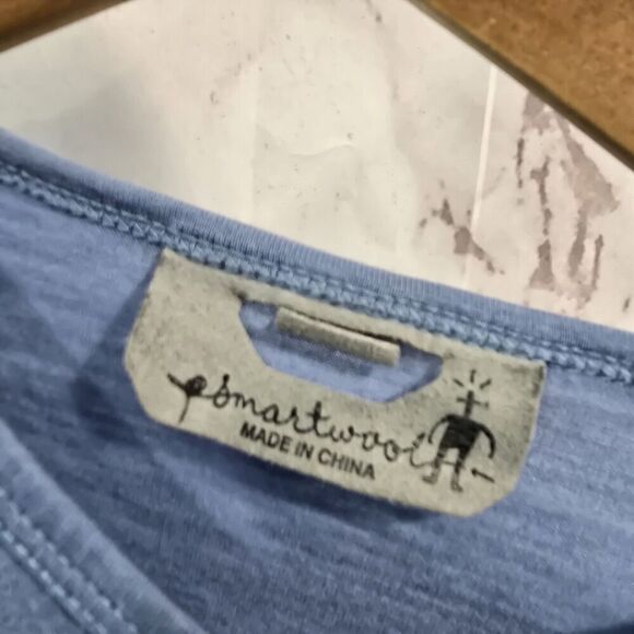 Smartwool Top Womens Large Light Blue Merino Wool Baselayer Shirt V Neck Crop - Picture 3 of 14